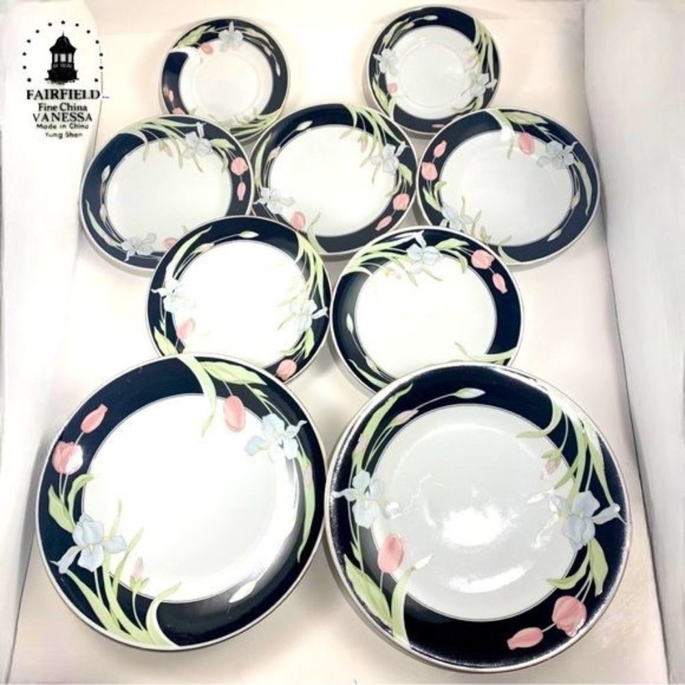 Vintage Fairfield Fine China by Vanessa Yung Shen Set. 9 total pieces. Pre-owned